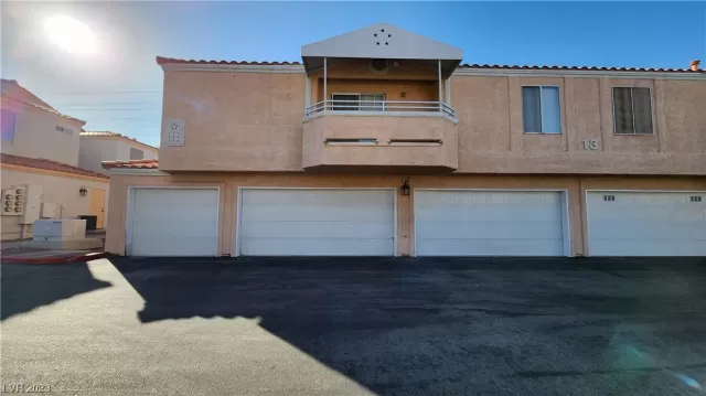 MLS: 2475652 Condo For Sale