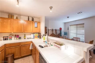 Photo #3: 2475652 Listing