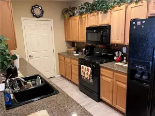 Photo #5: 2475664 Listing 