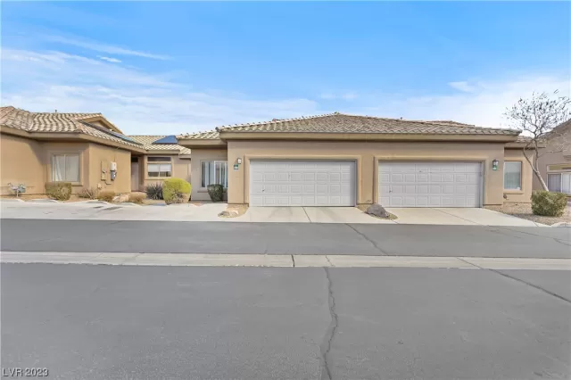 MLS: 2475669 Condo For Sale