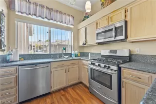 Photo #3: 2475669 Listing