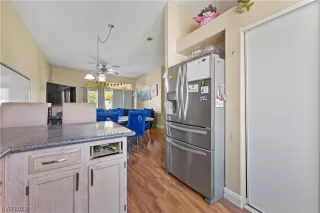 Photo #4: 2475669 Listing