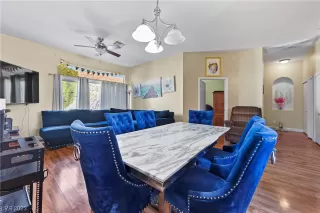 Photo #5: 2475669 Listing