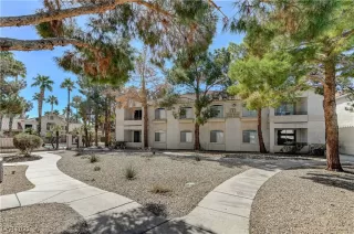 Photo #3: 2475678 Listing