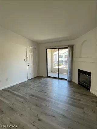 Photo #2: 2475682 Listing 