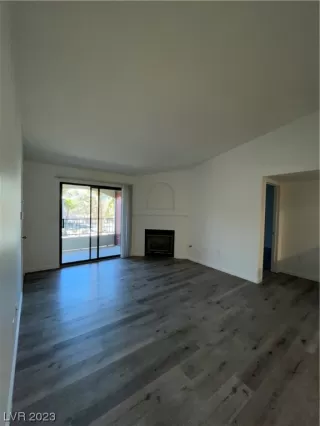 Photo #3: 2475682 Listing 