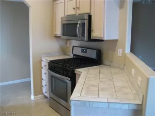 Photo #2: 2475693 Listing 