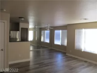 Photo #4: 2475698 Listing 