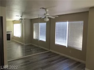 Photo #5: 2475698 Listing 