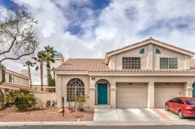 MLS: 2475701 Condo For Sale