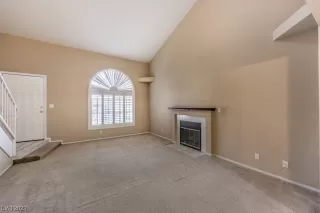 Photo #6: 2475701 Listing