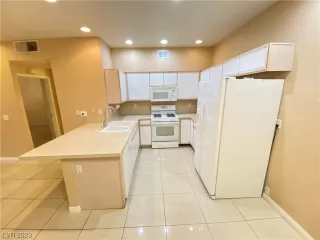 Photo #4: 2475722 Listing 