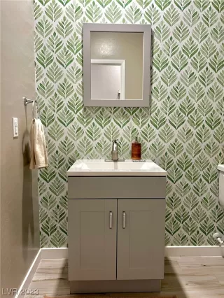 Photo #6: 2475728 Listing 