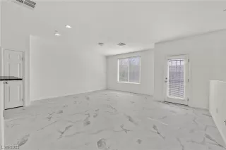 Photo #2: 2475736 Listing 