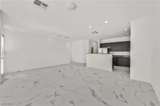 Photo #3: 2475736 Listing 