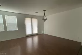 Photo #5: 2475740 Listing 