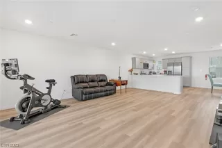 Photo #1: 2475741 Listing