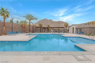 Photo #2: 2475741 Listing