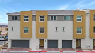 Photo #4: 2475741 Listing