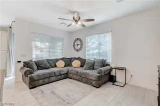 Photo #6: 2475773 Listing