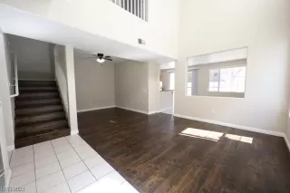 Photo #6: 2475778 Listing