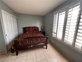 Photo #6: 2475780 Listing