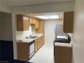 Photo #2: 2475795 Listing