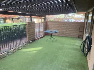 Photo #5: 2475795 Listing