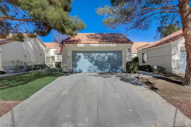 MLS: 2475809 Condo For Sale