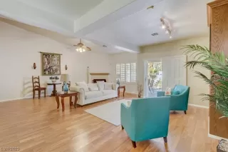 Photo #2: 2475809 Listing 