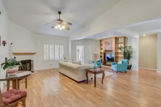 Photo #3: 2475809 Listing 