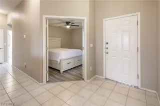 Photo #4: 2475813 Listing