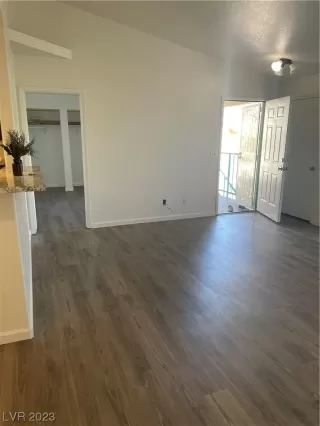 Photo #1: 2475819 Listing 