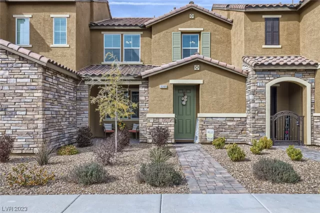 MLS: 2475834 Condo For Sale