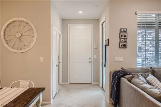 Photo #5: 2475834 Listing