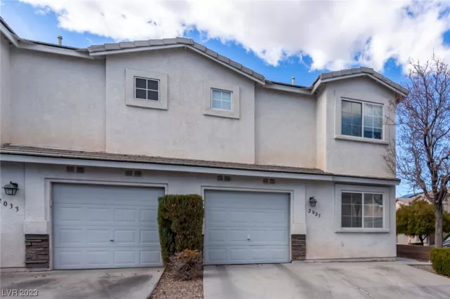 MLS: 2475846 Condo For Sale