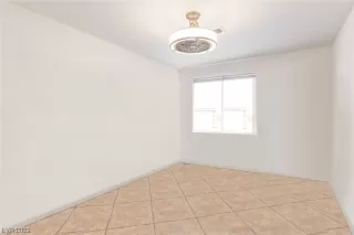 Photo #6: 2475846 Listing