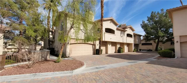 MLS: 2475873 Condo For Sale