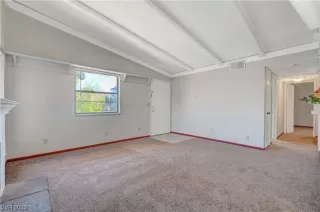 Photo #6: 2475897 Listing