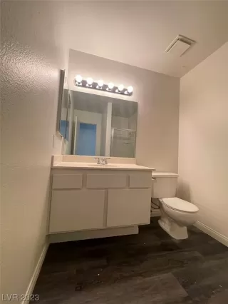 Photo #6: 2475910 Listing 