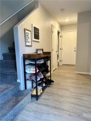 Photo #2: 2475936 Listing 