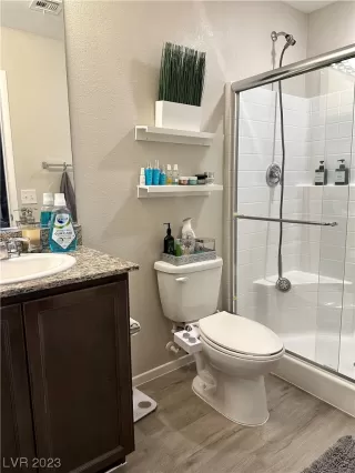 Photo #6: 2475936 Listing 