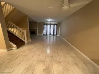 Photo #5: 2475991 Listing 