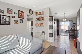 Photo #5: 2476010 Listing