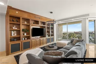 Photo #3: 2476015 Listing