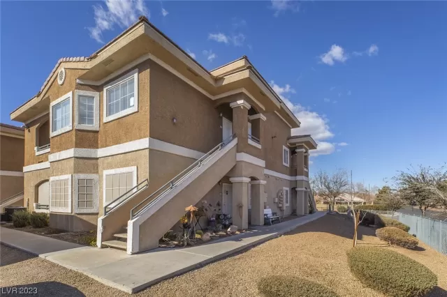 MLS: 2476054 Condo For Sale