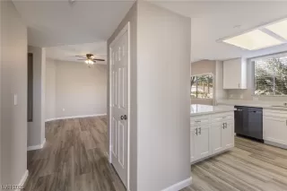 Photo #3: 2476054 Listing