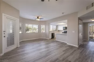 Photo #5: 2476054 Listing