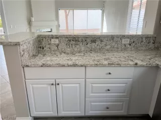 Photo #2: 2476062 Listing 