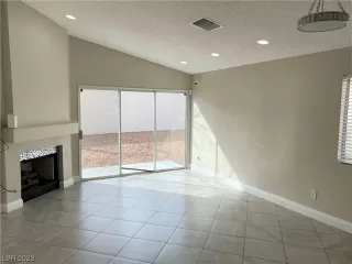 Photo #4: 2476062 Listing 